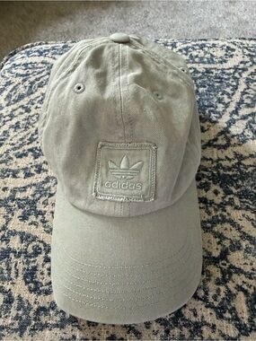 adidas Unisex Trefoil Baseball Cap in Light Olive